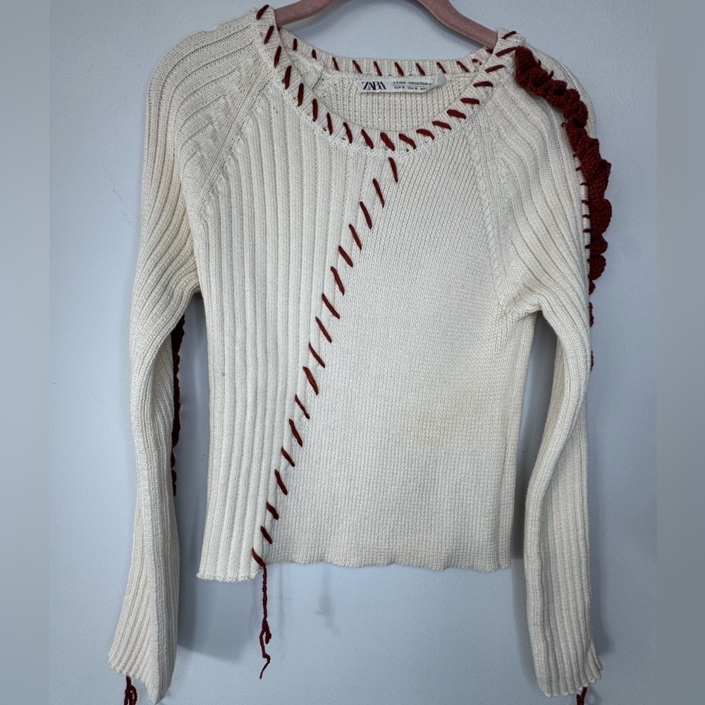 Zara Cream and Red Crew Neck Sweater with Ribbed Texture